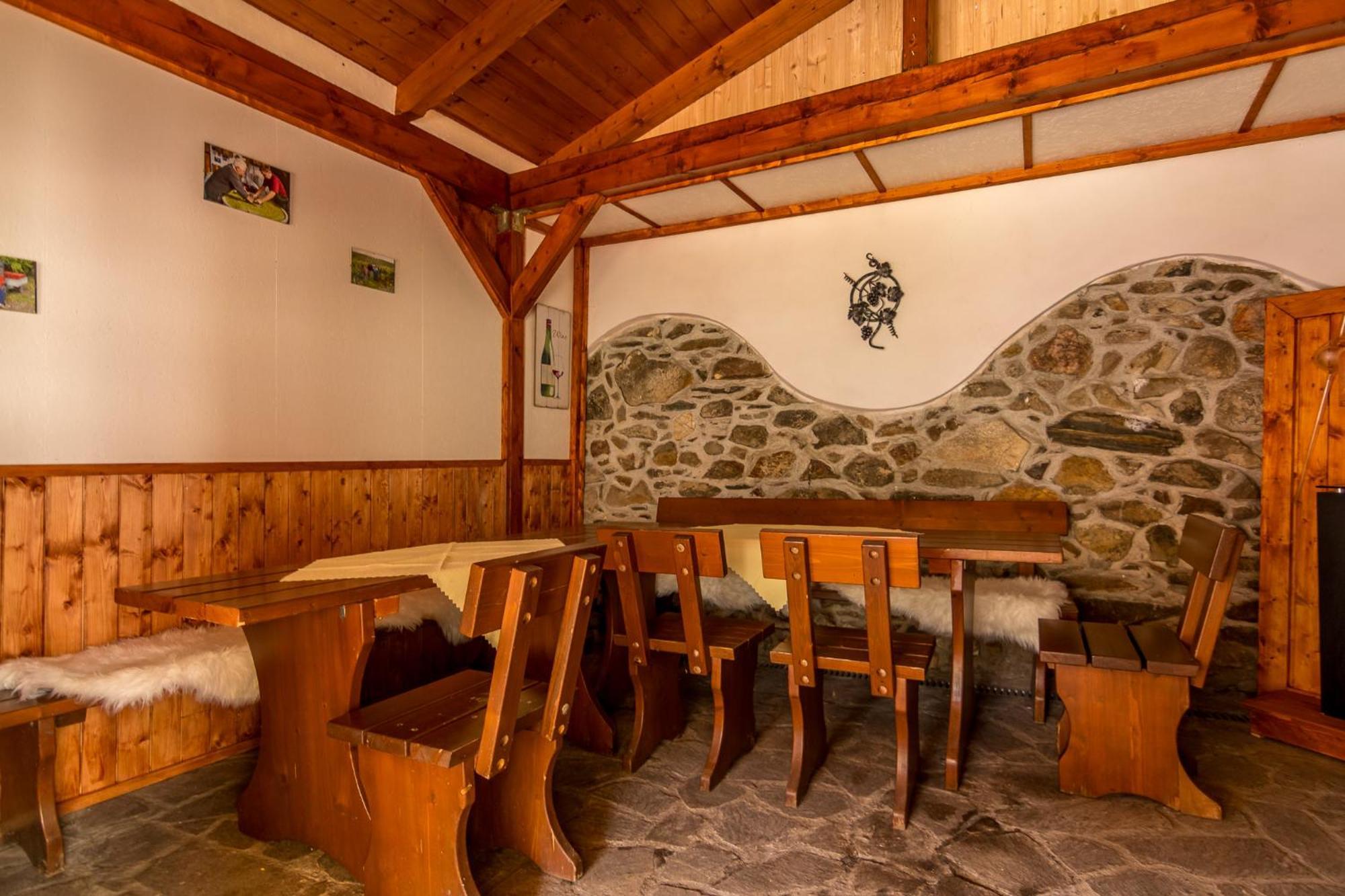 Penzion A Restaurace U Vladare Touzim Екстер'єр фото